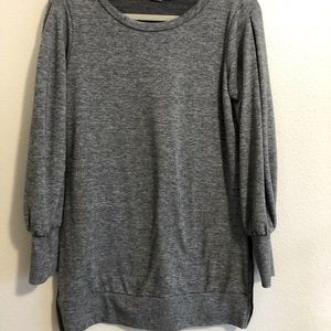 Cozy Gap Maternity sweatshirt with cute zip details and puff sleeves